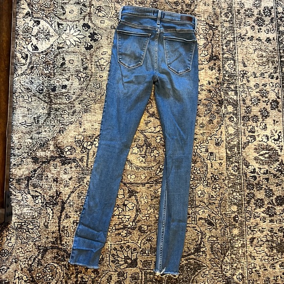 Abercrombie and Fitch high rise Jean legging - Picture 3 of 5